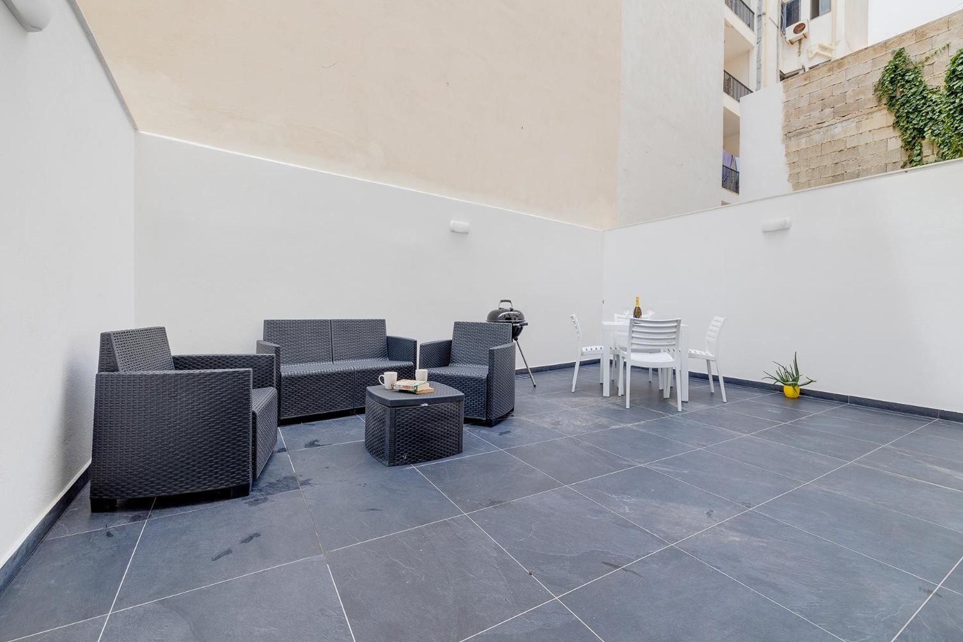 Ferienwohnung Sliema 2Br Great Location With Terrace Exterior foto